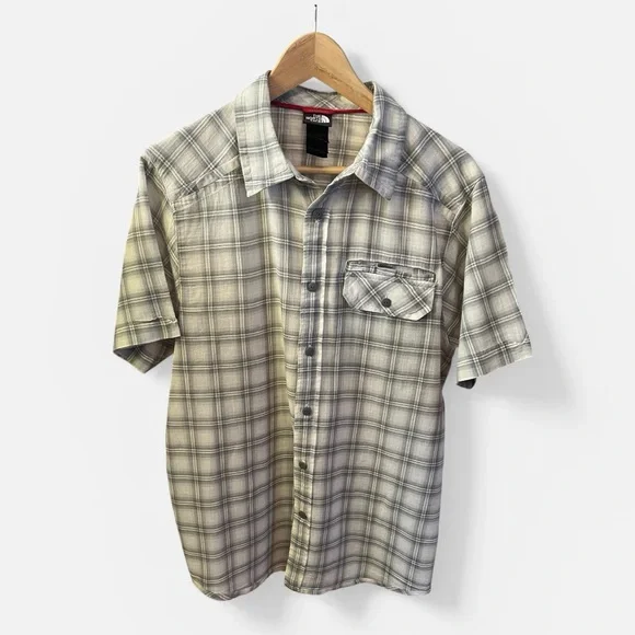 The North Face Plaid Cotton Lightweight Short Sleeve Button Up Farmhouse Hiking