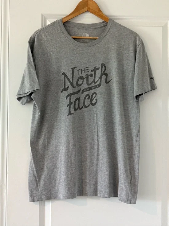 The North Face Grey T-shirt Short-Sleeve Logo Tee Berkeley CA Large