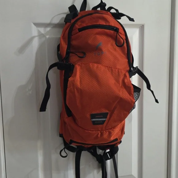 NWOT TOPI Orange Black Hydration Backpack Cooler Hiking Outdoor Travel​