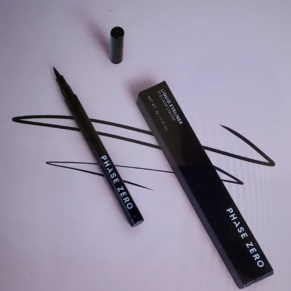 Phase Zero Liquid Eyeliner in Black- New