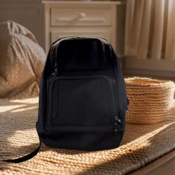 Victorinox Black‎ Laptop School Work Travel Backpack (Approx 14 x 18 x 7 inches)