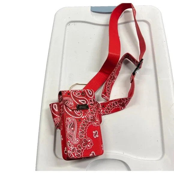 Guapi Phone Crossbody Bag Womens Red Paisley Print Small‎ Purse Strap NWOT