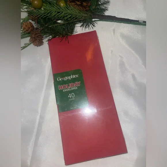 Geographics Red Holiday Envelopes
