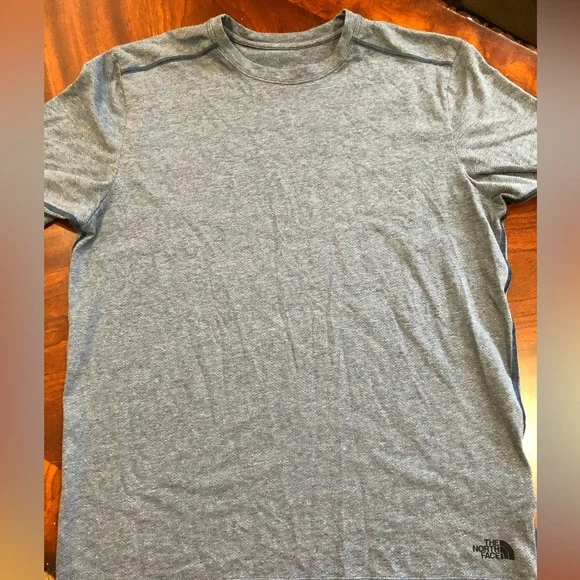 North Face Mens flash dry‎ shirt size large