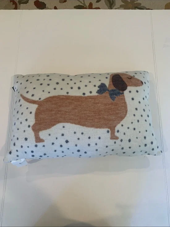 Docofil Dachshund Decorative Rectangle Accent Throw Pillow White Blue Polka Dots