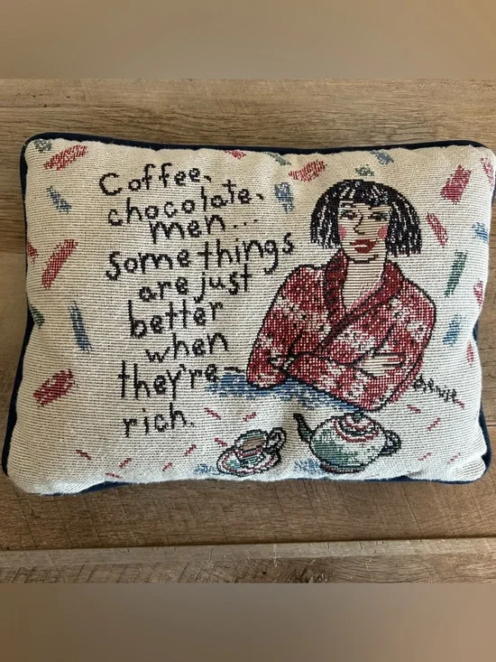 VTG‎ Tapestry Decorative Pillow 