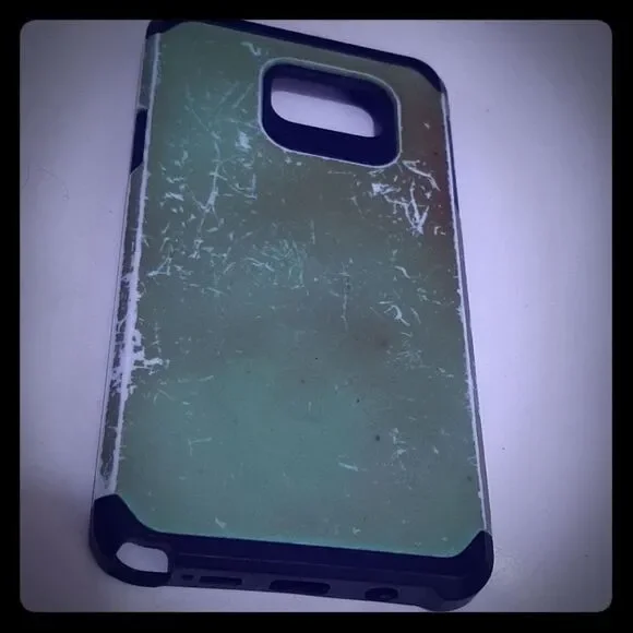 3/10$ Otterbox iPhone case