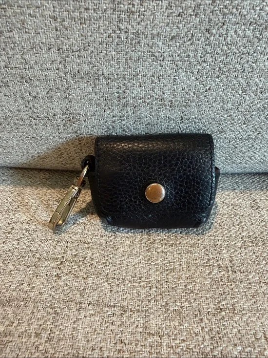 Bandolier Avery AirPod Clip-on Pouch very well loved