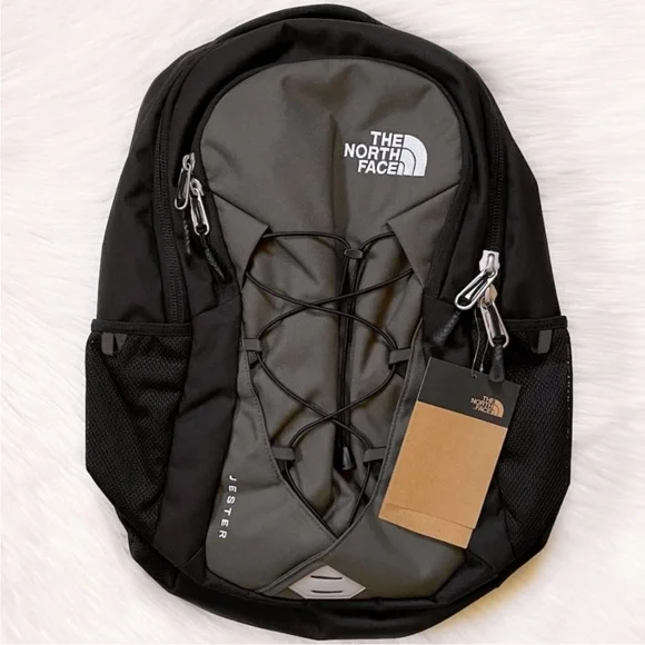 The North Face Unisex Jester 28 Liter Backpack
