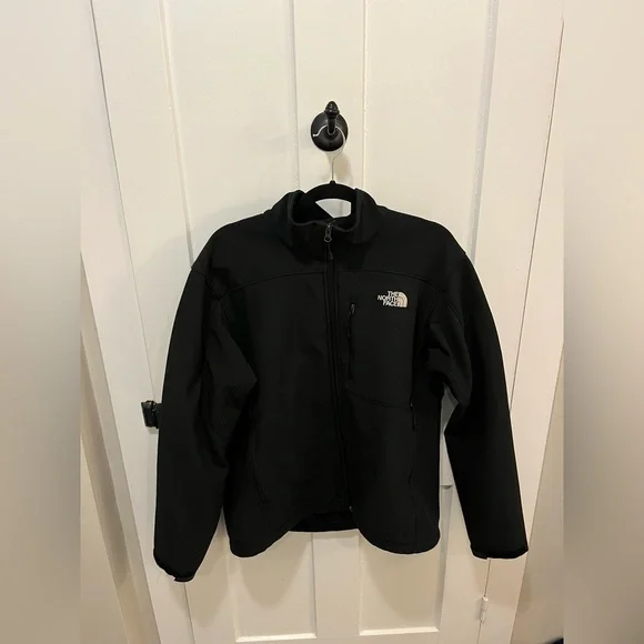 The North Face Men’s Shell Jacket Size Large