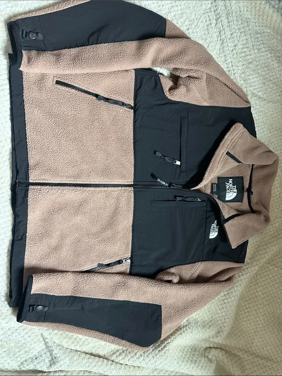 The North Face Men’s Retro Denali Jacket Size Medium