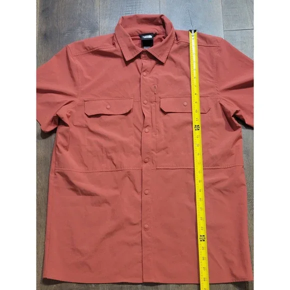 The North Face Men's Short Sleeve Button Up‎ Shirt Size M Hiking Outdoor