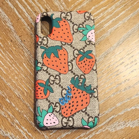New Gucci IPhone X/XS Strawberry GG Case