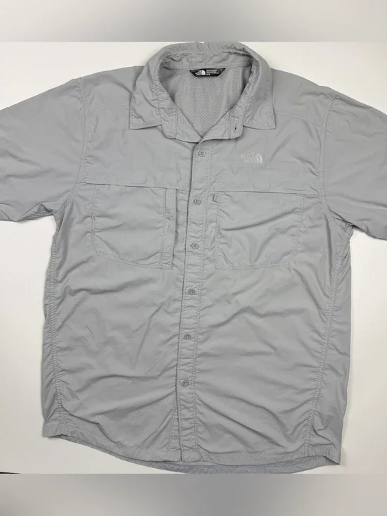 The North Face Men's Short Sleeve Shirt in Light Gray