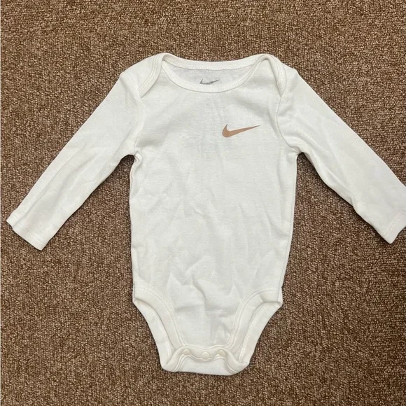 NWOT Nike White Bodysuit Soft Cotton Snap Closure