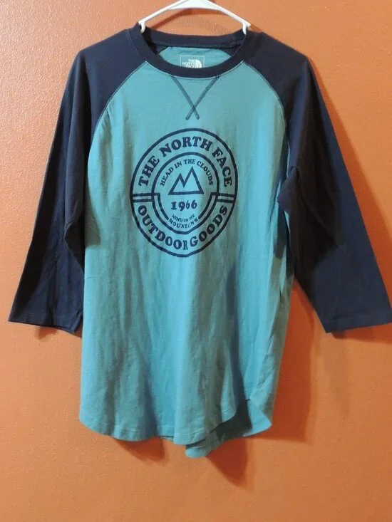 North Face Shirt Men Medium Blue Outdoor Travel Vacation Camping Hiking Shirt