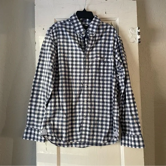 Banana Republic Men’s Button Down