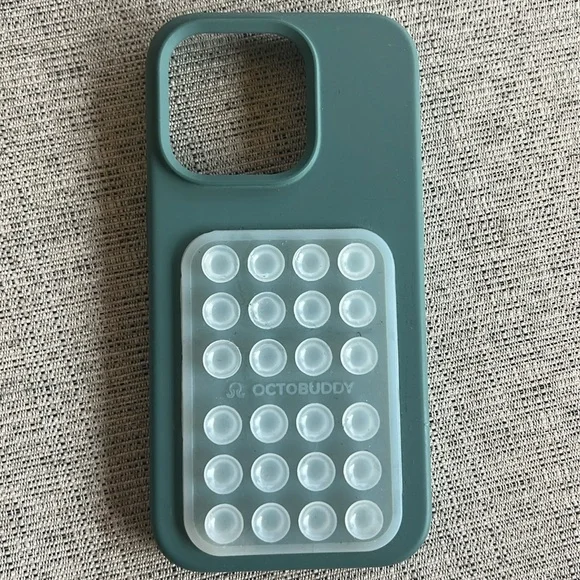 iPhone 15 Pro MagSafe Case OCTOBUDDY Silicone Phone Case - Gray/Green