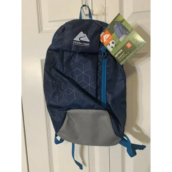 New Ozark Trail Hiking Lightweight Day Pack 10L Backpack‎ Blue NWT