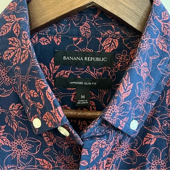 Banana Republic Men’s Untucked Red Blue Floral Shirt Long Sleeve M