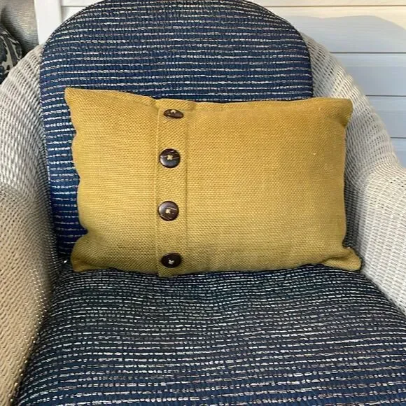 Green Decorative Pillow 🌻🌻