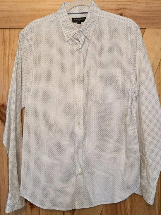 Banana Republic White Button-Down Shirt Size M