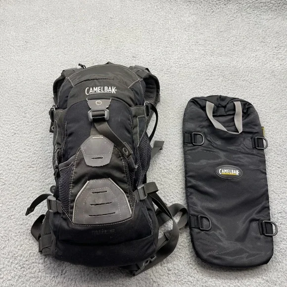 CamelBak M.U.L.E. Black Hydration Backpack & Unbottle Insulated Sleeve Combo Set