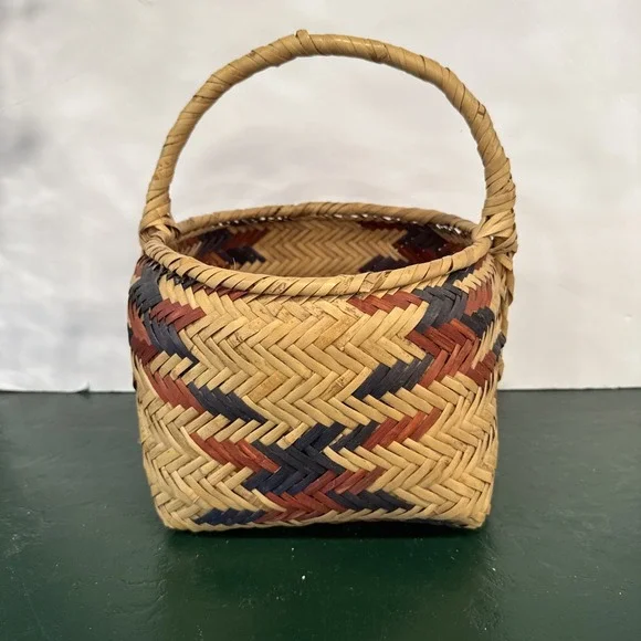 ANTIQUE CHOCTAW Medium Size Basket
