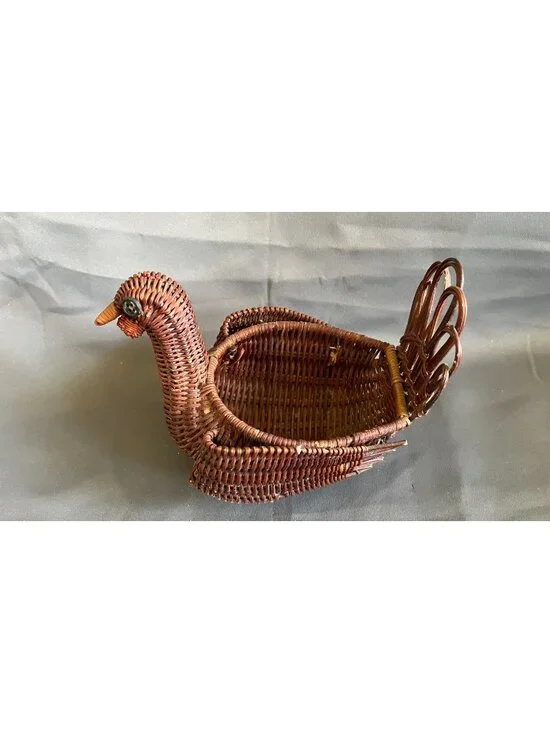 Wicker Duck-Shaped Basket Handmade Decorative Storage Vintage Brown