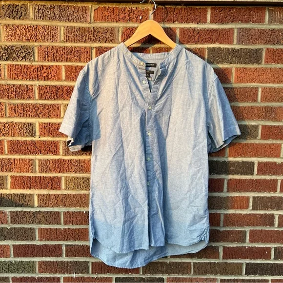 Banana Republic Gray Navy Blue Collarless Button Down 100% Cotton Oxford Top