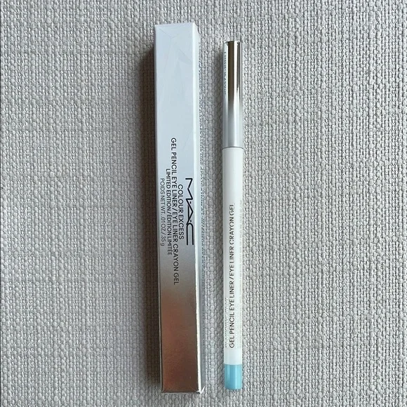 MAC Colour excess Gel Pencil Eyeliner limited edition- blurring Blue