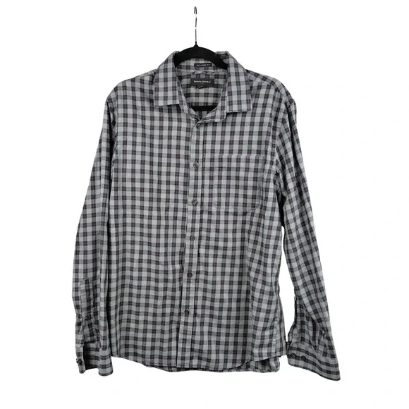 Banana Republic Untucked Fit Mens Large Plaid Long Sleeve‎ Button Up Shirt