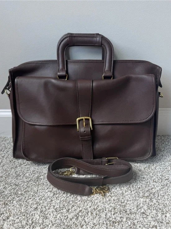 Classic Brown Leather Briefcase with Adjustable Strap