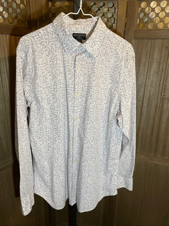 Banana Republic Men's White with Lilac Micro Design Dress Shirt Size L /16-16.5
