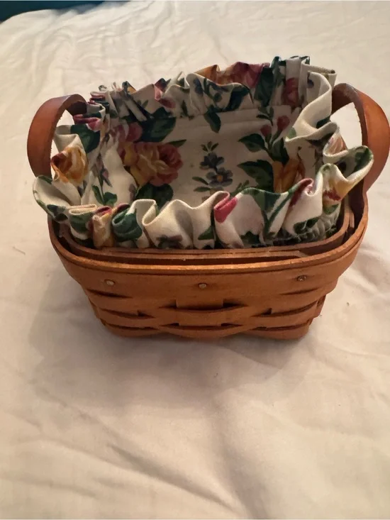 Longaberger Tea basket 1995 with Floral Fabric Liner