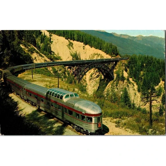 Vintage Canadian Pacific Stainless Steel Scenic Dome Streamliner Postcard‎