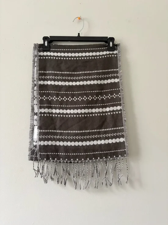 thirty-one Brown and White Patterned Fringe Scarf/Wrap