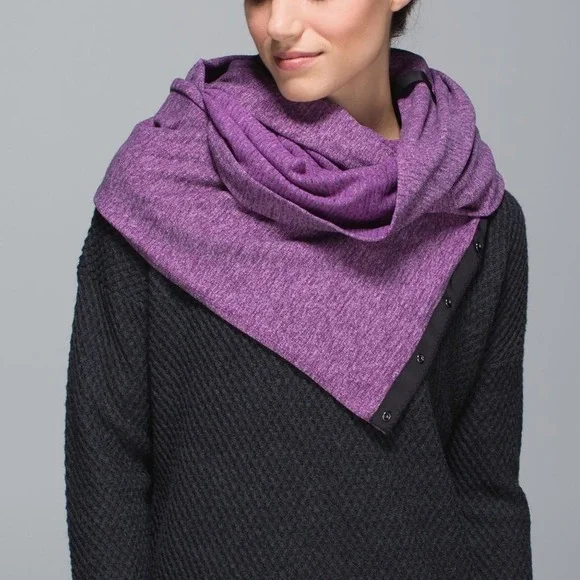 Lululemon Vinyasa‎ Snap Button Convertible Customizable Infinity Scarf Purple