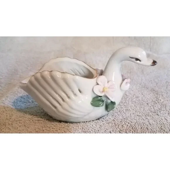 Vintage Swan Trinket Dish with flowers‎