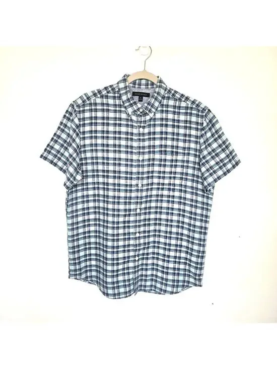 Banana Republic Men’s Button Up Blue Plaid Shirt. Size Medium.