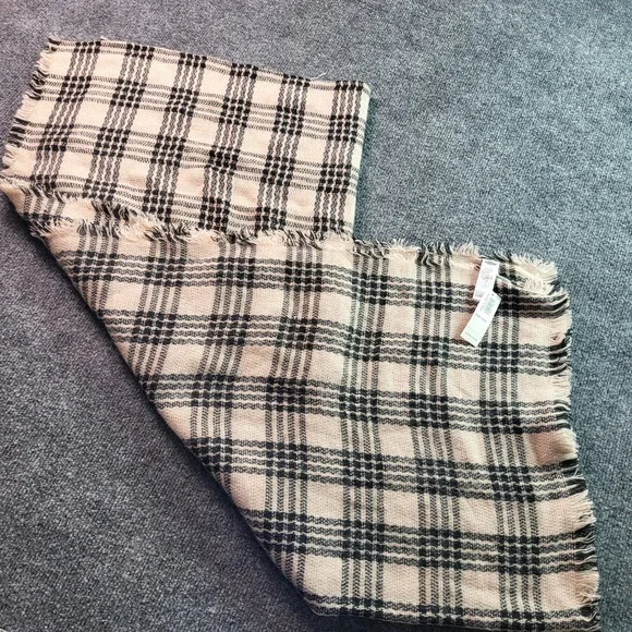 Old Navy Plaid Scarf Beige Black Fringe One Size Women's Accessory 78x33 inch
