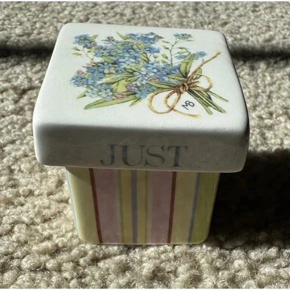 Vintage Marjolein Bastin Porcelain Trinket Box Floral Forget-Me-Not Bloom