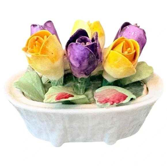 Vintage Ainsley February Crocus Fine Bone China Flower‎ Basket Roses Figurine