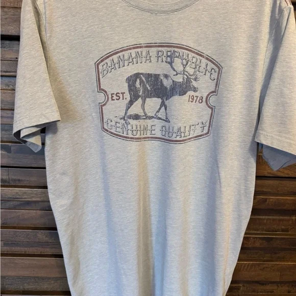 Banana Republic Mens Shirt Medium Moose T-shirt Graphic Tee Genuine Quality Gray