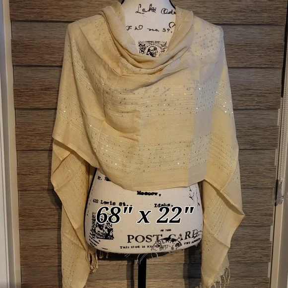 Yellow scarf with sequence