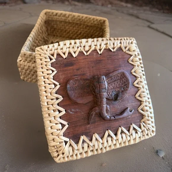 Vintage Wood Carved Elephant Head Basket Box‎ w/Lid, 6