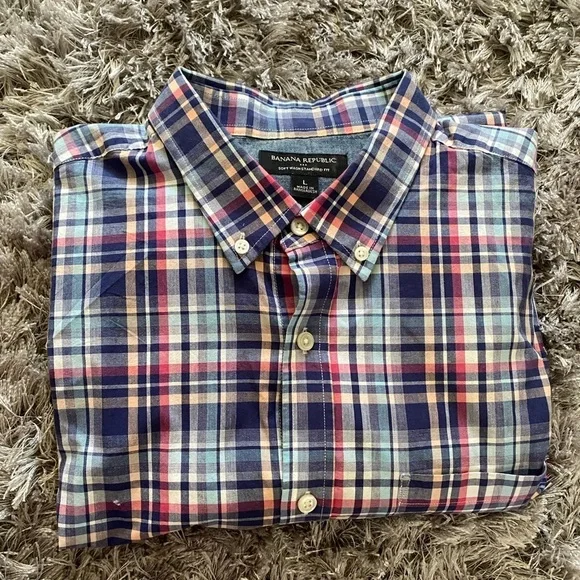 Banana Republic men's plaid button down shirt size L