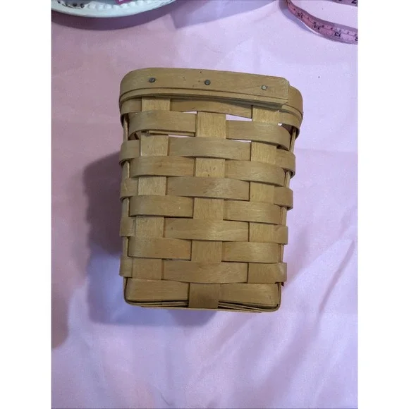 Longaberger Vintage/Retro Handmade 2000 Signed‎ Basket
