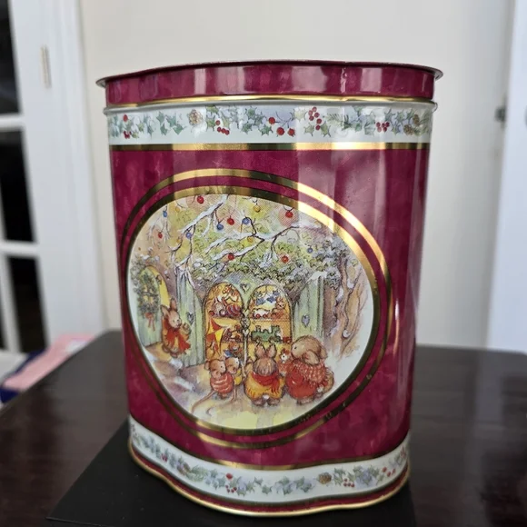 Vtg English Biscuit Cookie Candy Tin Bunnies Rabbit England