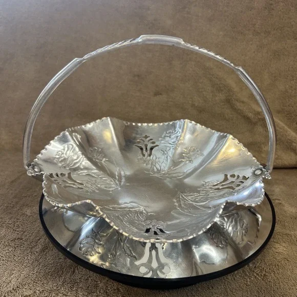 Vintage Thames‎ Japan Hand Wrought Aluminum Brides Basket Floral Cut Outs